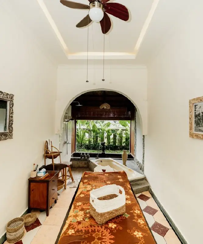 Photo Courtesy by Parina Spa (2)