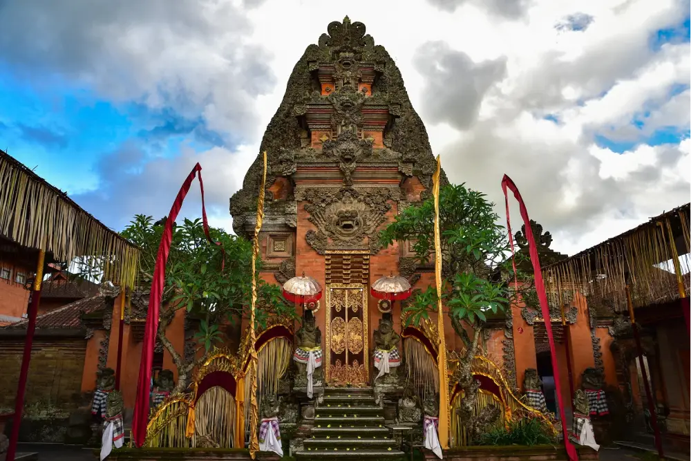 Photo Pura Taman Saraswati Ubud by momo11353