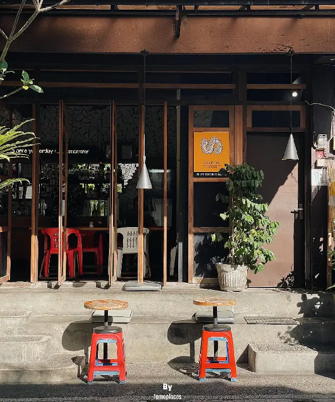 Photo Seniman Coffee Studio by @fomoplaces