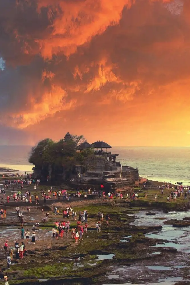 Photo Tanah Lot Temple by IG @kayekano