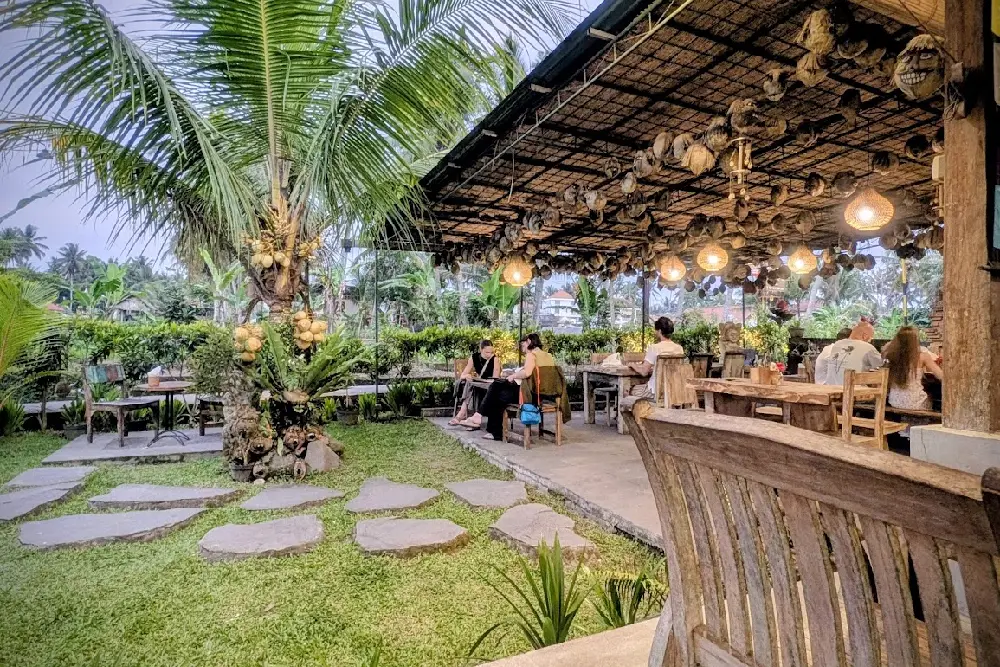 Sweet Orange Walk & Restaurant - by Florence RIAULT