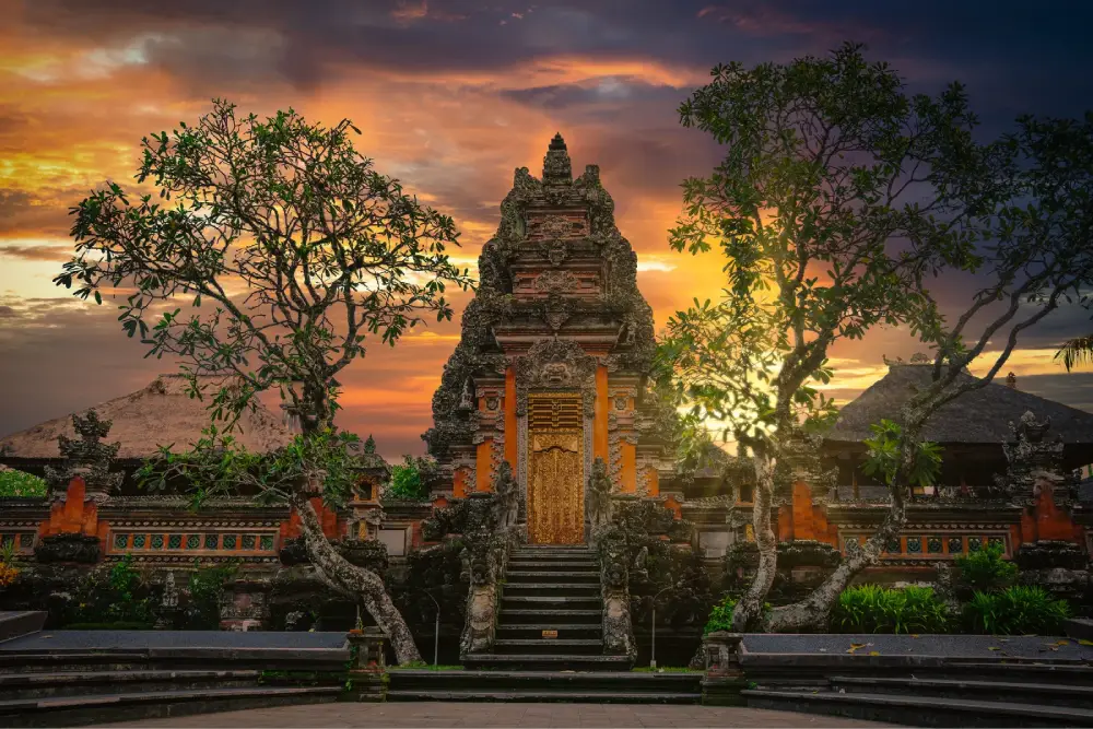 Taman Saraswati Temple by Andrey Danilovich